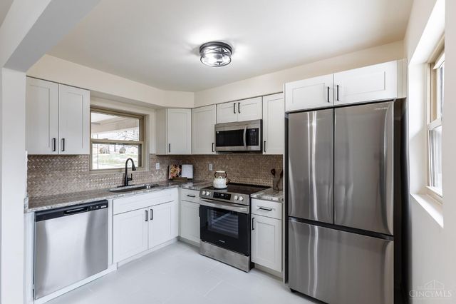 5858 Giffindale Drive, Green Twp, OH 45239