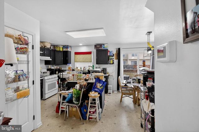 27 E NEWTOWN PL, Newark, DE 19702