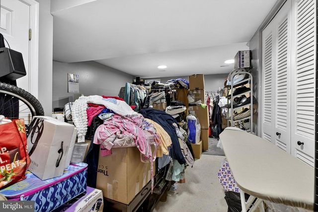 27 E NEWTOWN PL, Newark, DE 19702