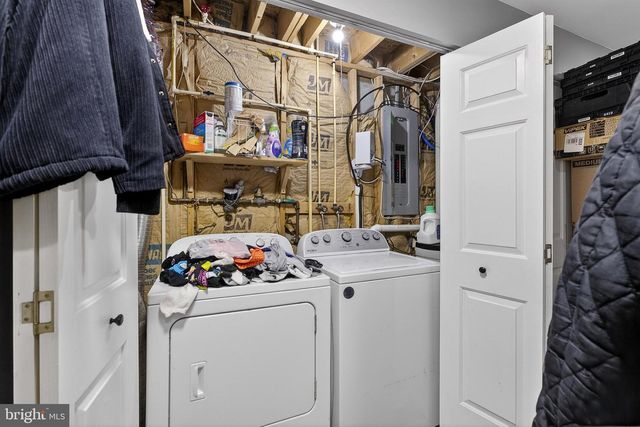 27 E NEWTOWN PL, Newark, DE 19702