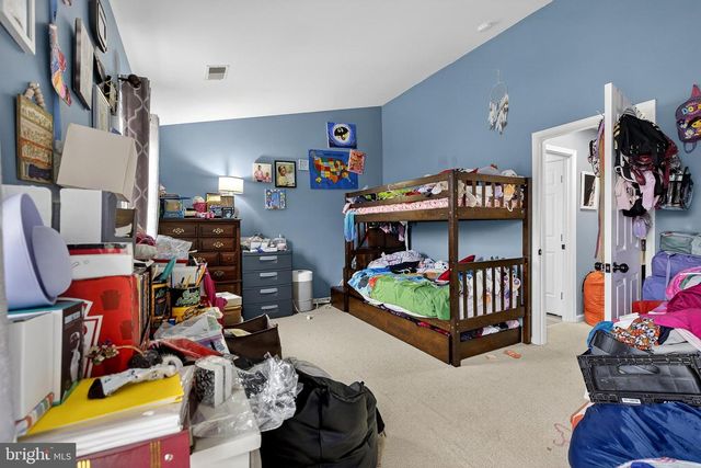 27 E NEWTOWN PL, Newark, DE 19702