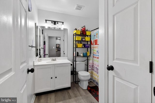 27 E NEWTOWN PL, Newark, DE 19702