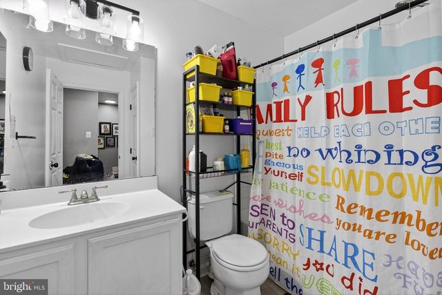 27 E NEWTOWN PL, Newark, DE 19702