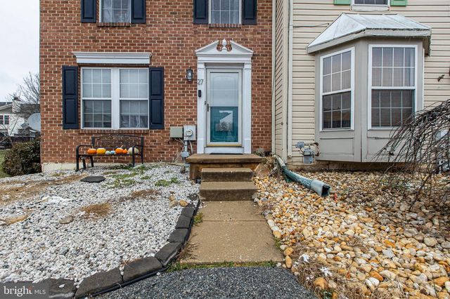 27 E NEWTOWN PL, Newark, DE 19702