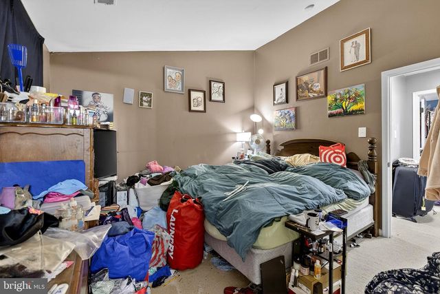 27 E NEWTOWN PL, Newark, DE 19702