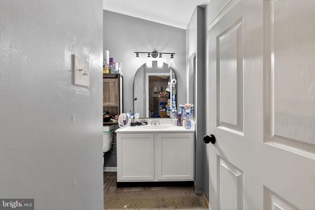 27 E NEWTOWN PL, Newark, DE 19702