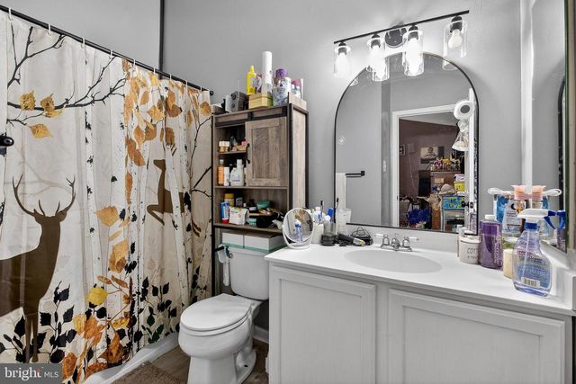 27 E NEWTOWN PL, Newark, DE 19702