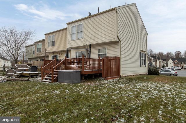 27 E NEWTOWN PL, Newark, DE 19702