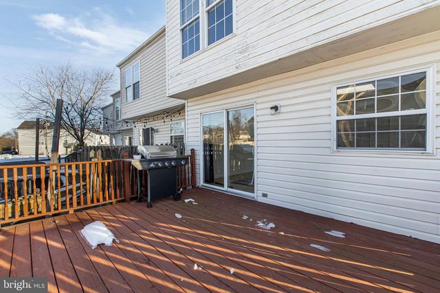 27 E NEWTOWN PL, Newark, DE 19702