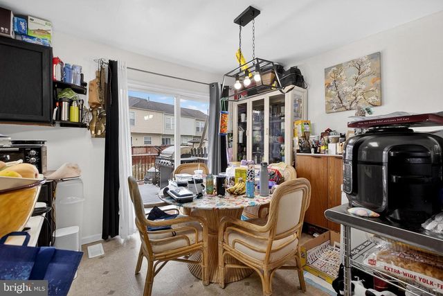 27 E NEWTOWN PL, Newark, DE 19702