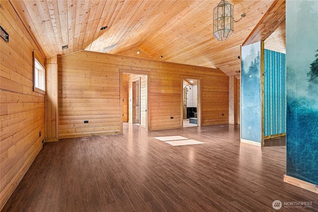 1100 Greenleaf Avenue, Burlington, WA 98233