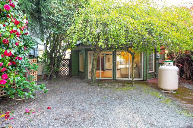 1100 Greenleaf Avenue, Burlington, WA 98233