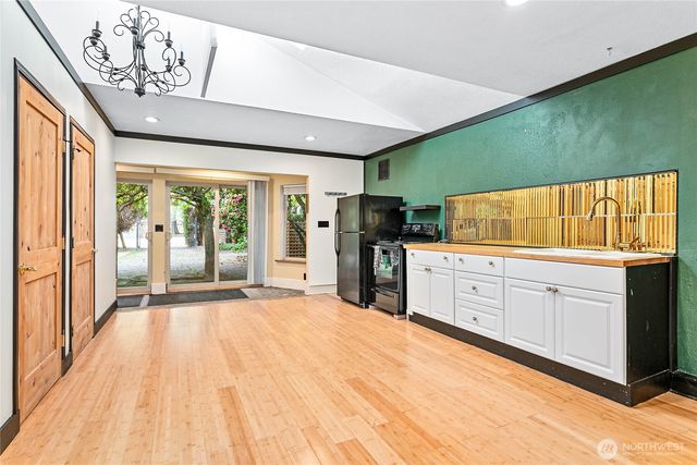 1100 Greenleaf Avenue, Burlington, WA 98233
