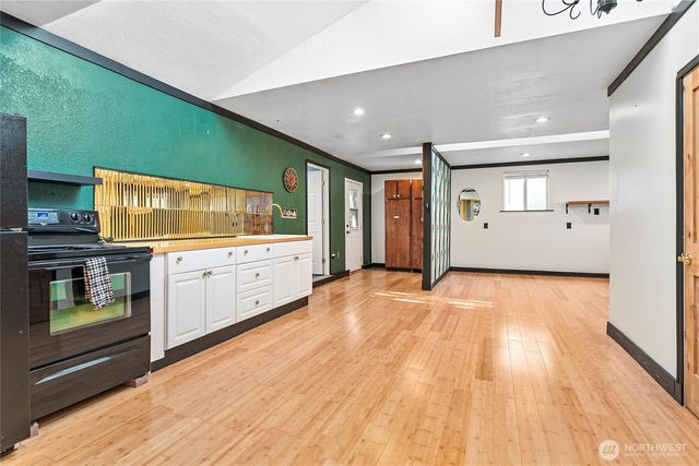 1100 Greenleaf Avenue, Burlington, WA 98233