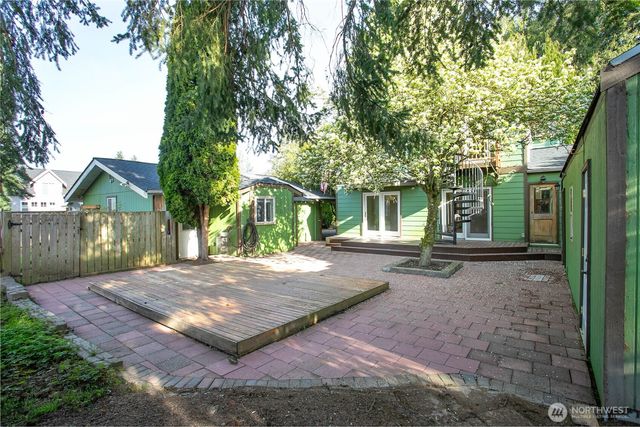 1100 Greenleaf Avenue, Burlington, WA 98233