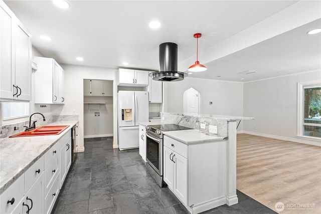 1100 Greenleaf Avenue, Burlington, WA 98233