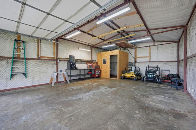185 Owens Road, Bells, TX 75414