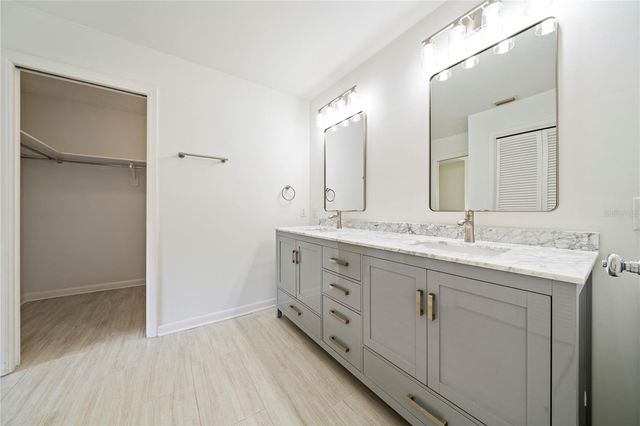 10403 LAKE CARROLL WAY, Tampa, FL 33618