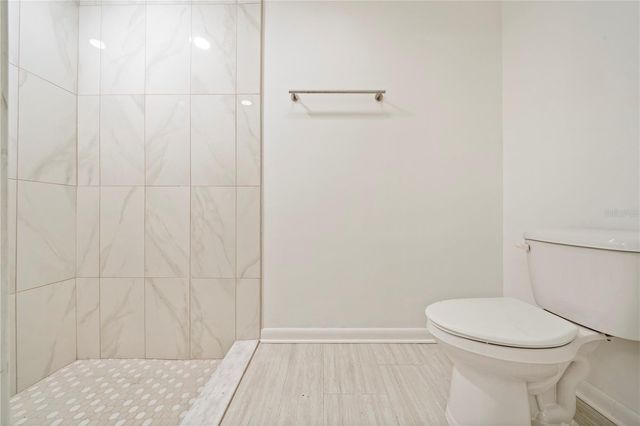 10403 LAKE CARROLL WAY, Tampa, FL 33618