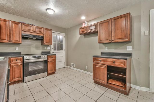 625 Long Circle NW, Lawrenceville, GA 30044