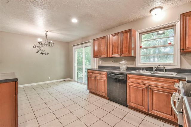 625 Long Circle NW, Lawrenceville, GA 30044