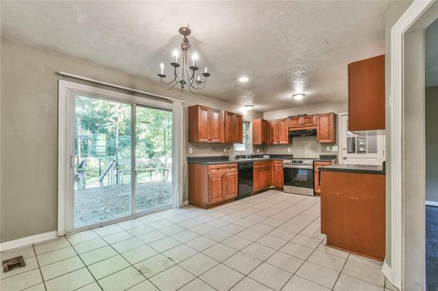 625 Long Circle NW, Lawrenceville, GA 30044