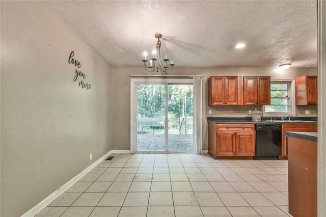 625 Long Circle NW, Lawrenceville, GA 30044