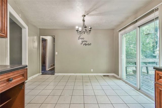 625 Long Circle NW, Lawrenceville, GA 30044