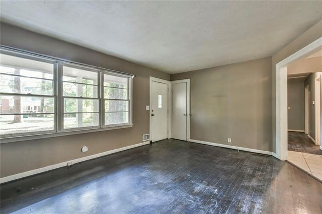 625 Long Circle NW, Lawrenceville, GA 30044