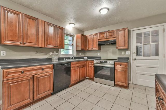 625 Long Circle NW, Lawrenceville, GA 30044