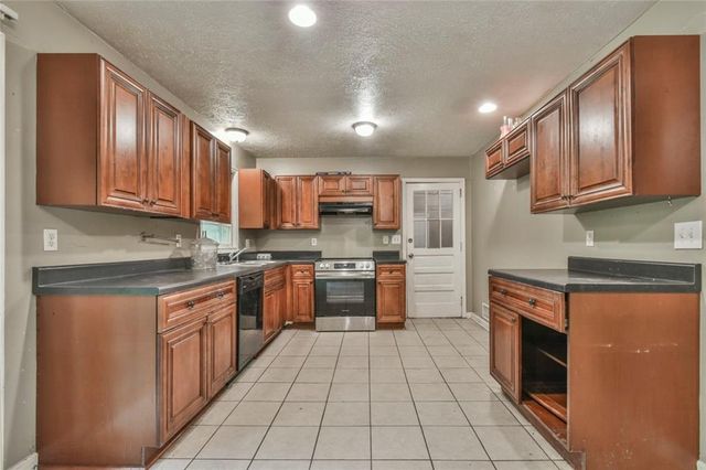 625 Long Circle NW, Lawrenceville, GA 30044