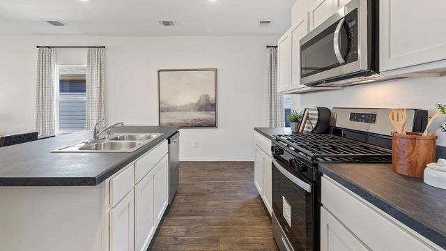 173 Schuenemann WAY, Uhland, TX 78640