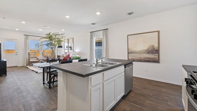 173 Schuenemann WAY, Uhland, TX 78640
