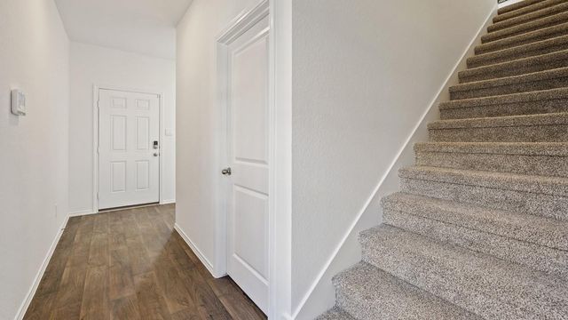 173 Schuenemann WAY, Uhland, TX 78640