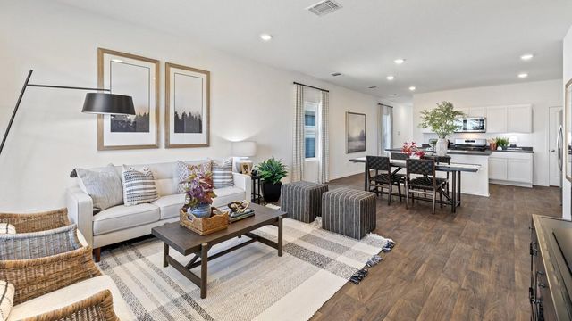 173 Schuenemann WAY, Uhland, TX 78640