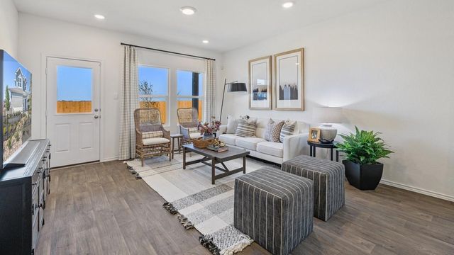 173 Schuenemann WAY, Uhland, TX 78640