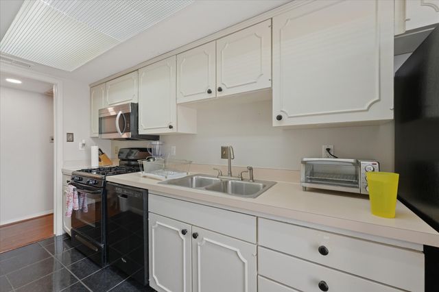 5821 Copperwood Lane 2126, Dallas, TX 75248