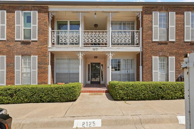 5821 Copperwood Lane 2126, Dallas, TX 75248