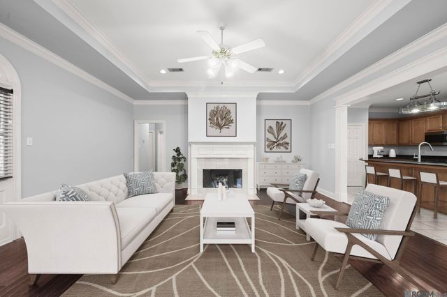 8624 E Cypress Point Ct, Baton Rouge, LA 70809