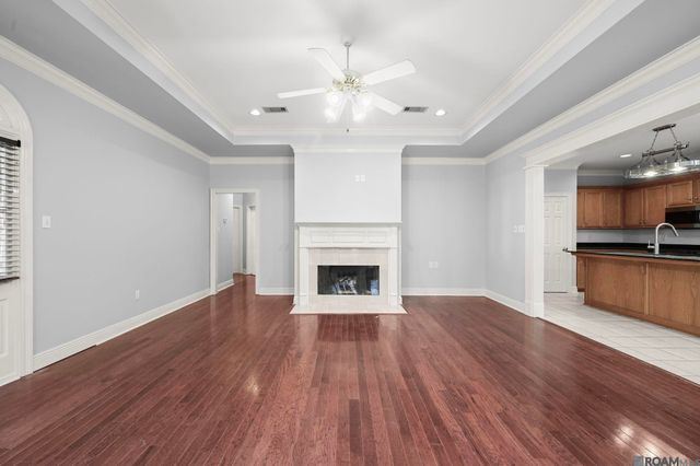 8624 E Cypress Point Ct, Baton Rouge, LA 70809