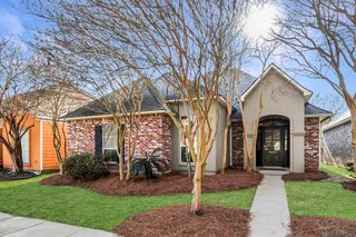 8624 E Cypress Point Ct, Baton Rouge, LA 70809
