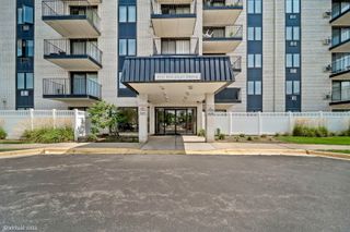 9737 N Fox Glen Drive 1G, Niles, IL 60714