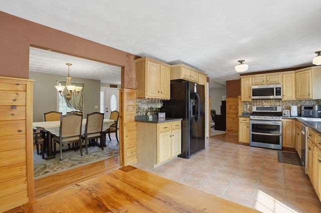 160 Gray Road, Templeton, MA 01468