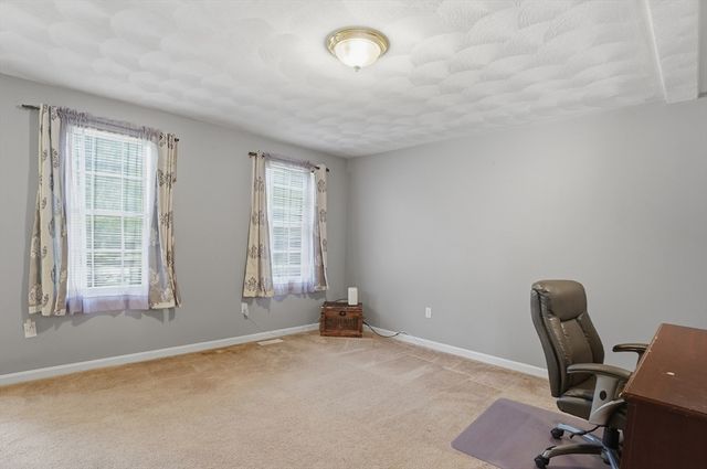 160 Gray Road, Templeton, MA 01468