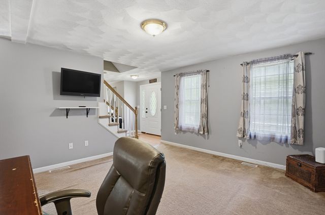 160 Gray Road, Templeton, MA 01468