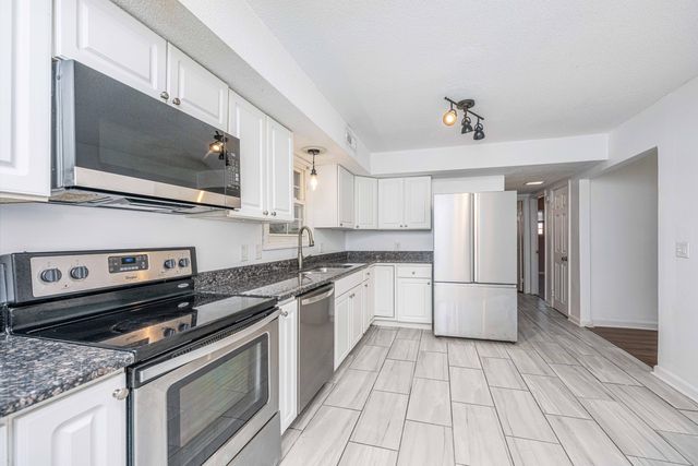 341 Oxford Road, Ladson, SC 29456