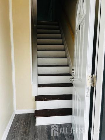 18 Lincoln Avenue, Jamesburg, NJ 08831