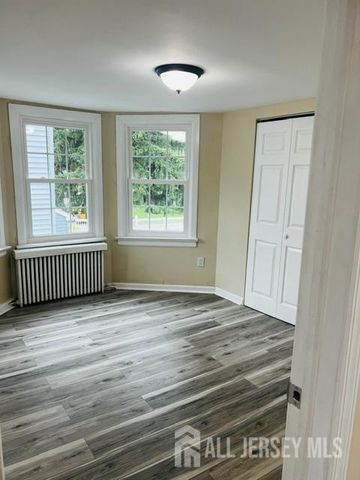 18 Lincoln Avenue, Jamesburg, NJ 08831