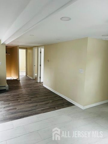 18 Lincoln Avenue, Jamesburg, NJ 08831