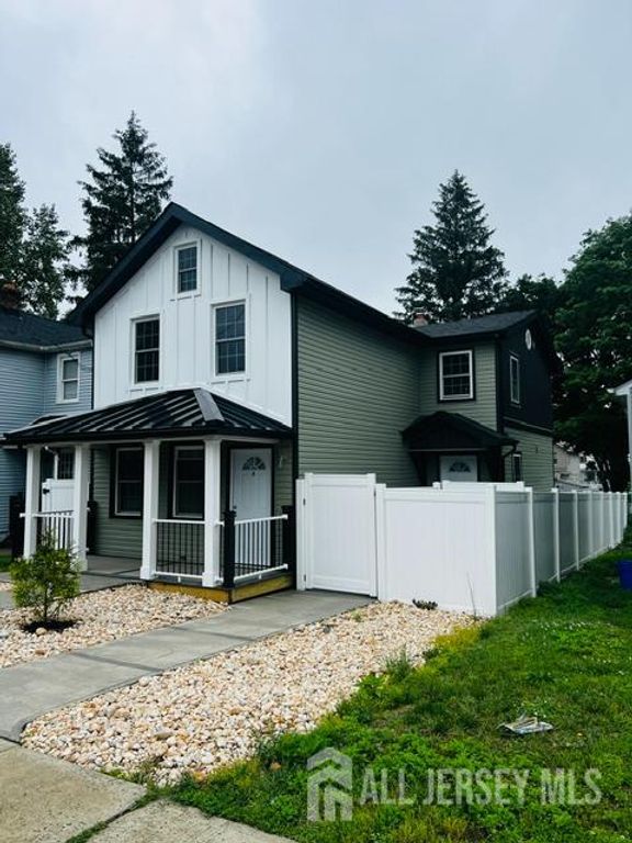 18 Lincoln Avenue, Jamesburg, NJ 08831